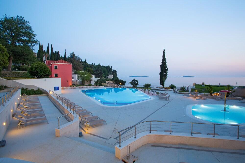 Hotel Mlini Buitenkant foto